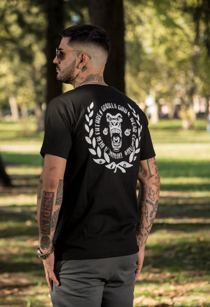 Camiseta Negra GORILLA GUN