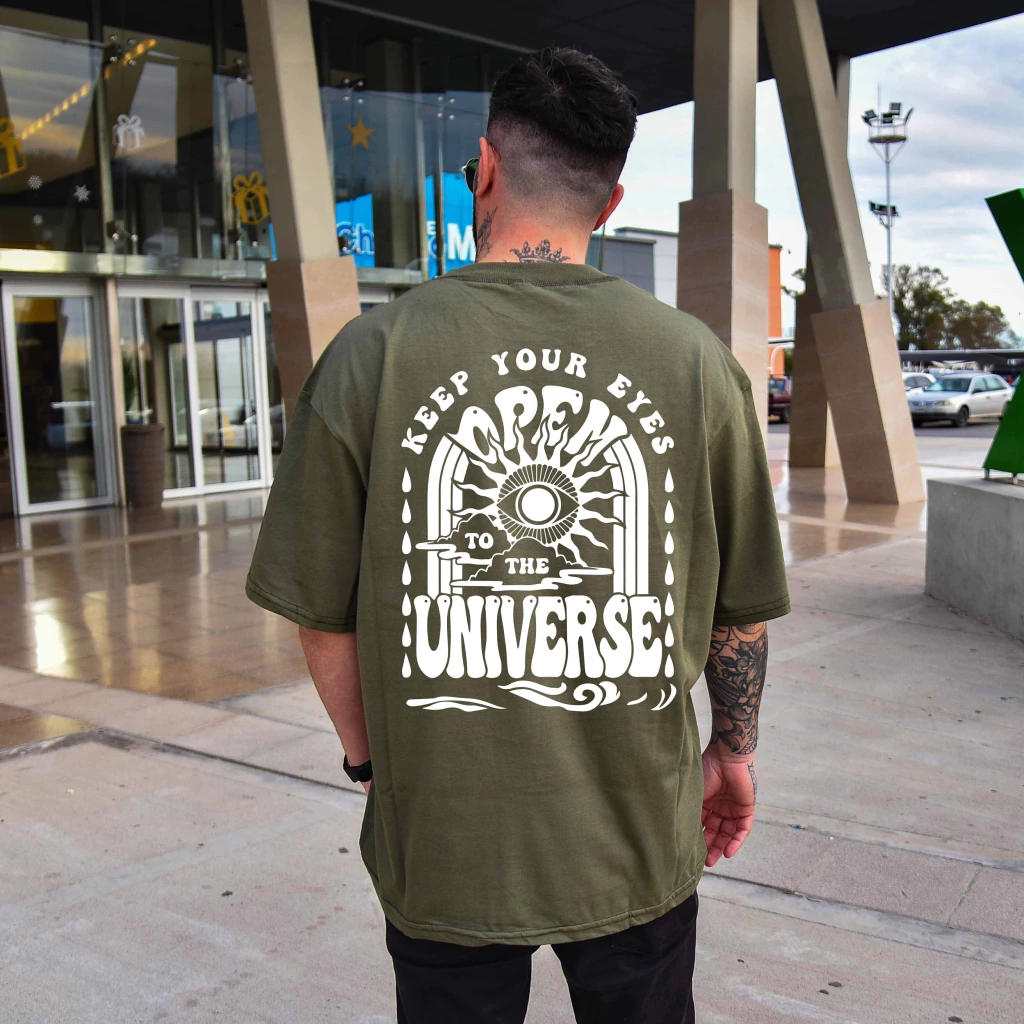 Remera oversize EYES verde militar