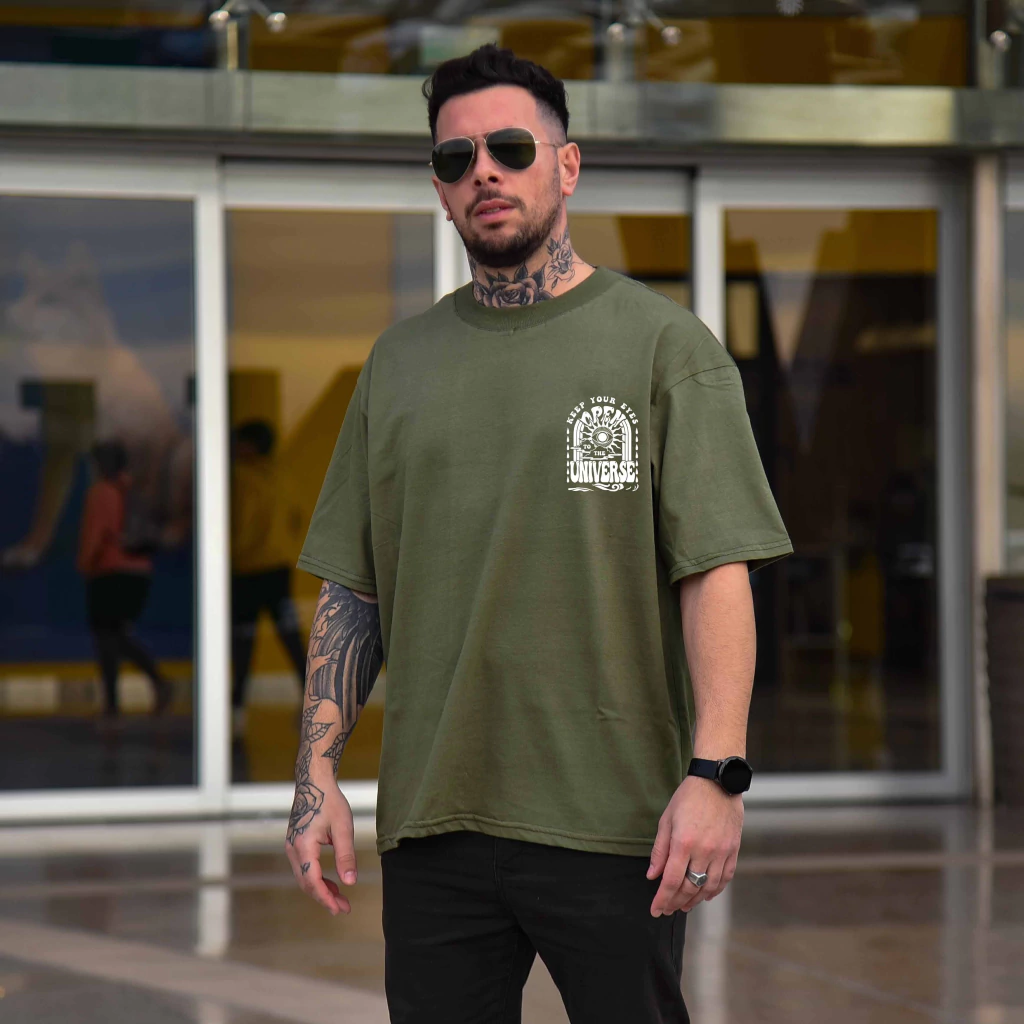 Remera oversize EYES verde militar - Imagen 2